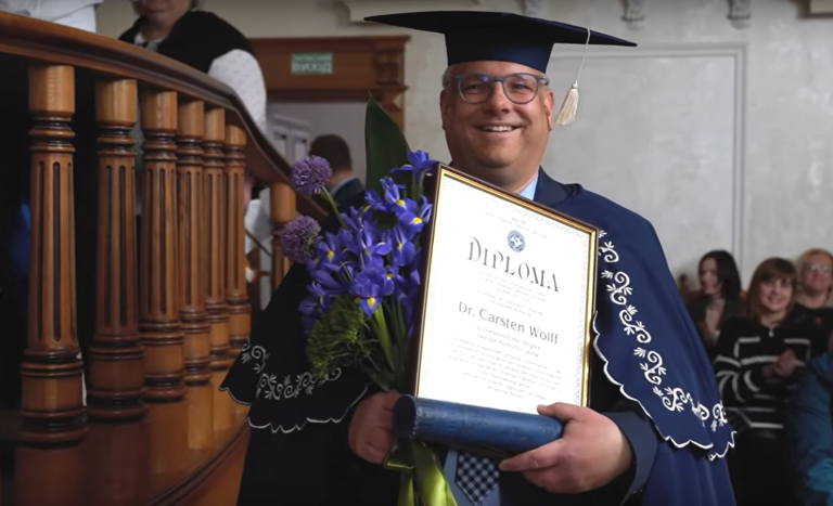Read more about the article Doctor Honoris Causa Award